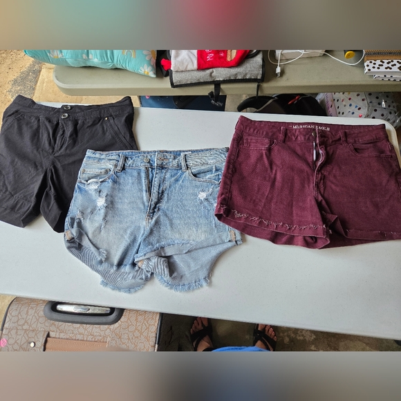 Bundle Of 3 Shorts - Picture 1 of 11